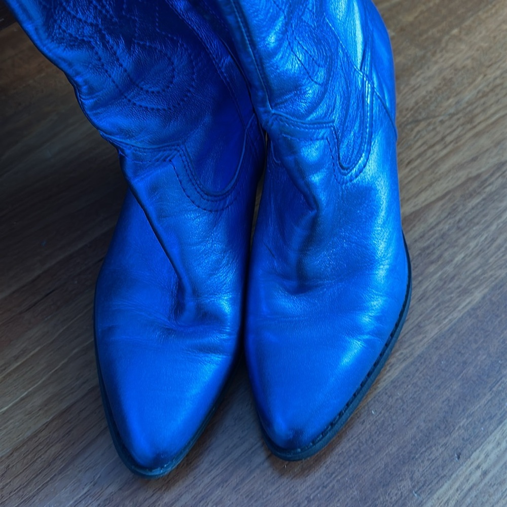 Genuine leather Metallic Blue
western cowboy boots size 9.5
New without tags - Picture 9 of 16